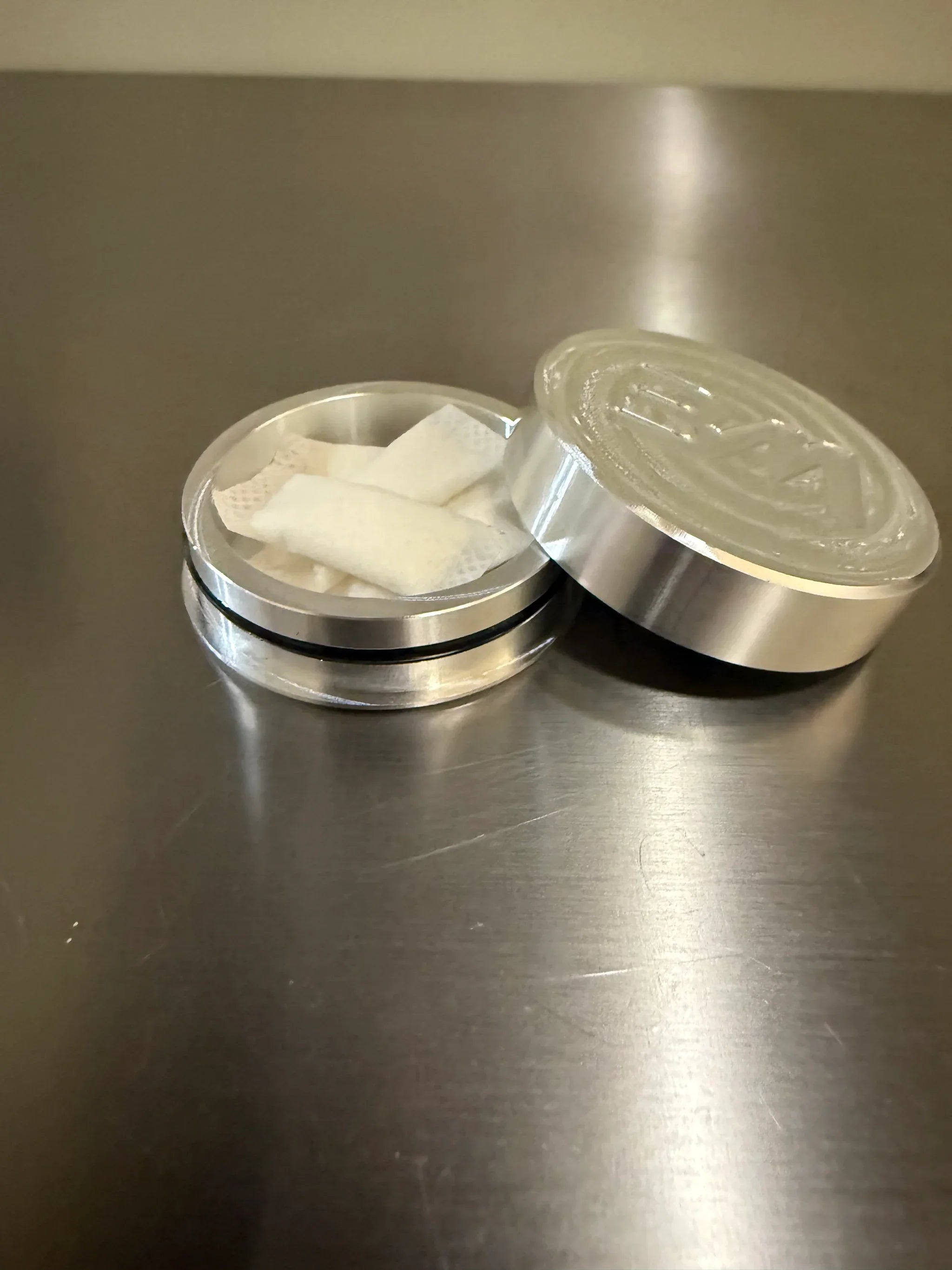 BM Pouches Can